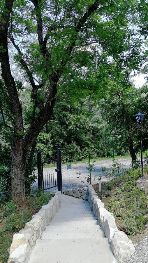 Parco Di Montebello Quattro Castella Екстериор снимка