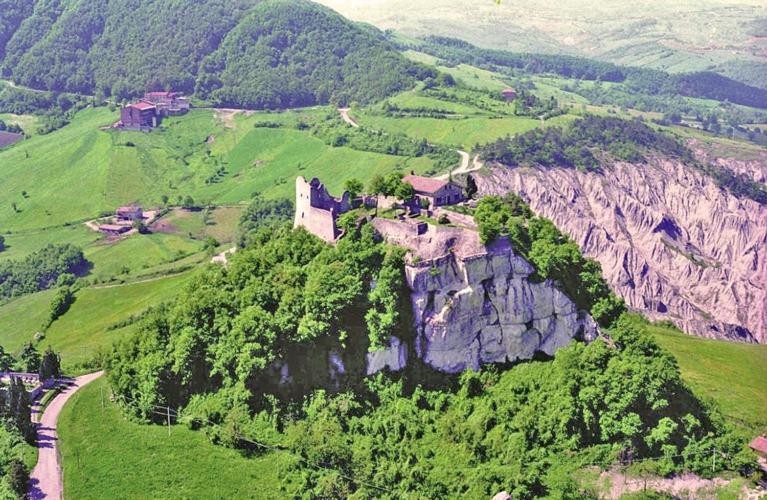 Parco Di Montebello Quattro Castella Екстериор снимка